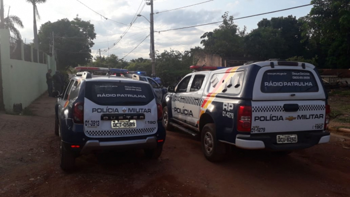 Rondonópolis | Jovens são encontrados pelados em cama de quitinete com vestígios de sangue