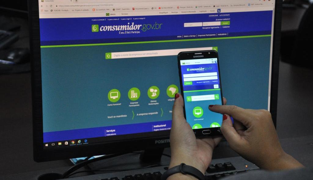 Consumidores podem registrar reclamações contra fornecedores sem sair de casa