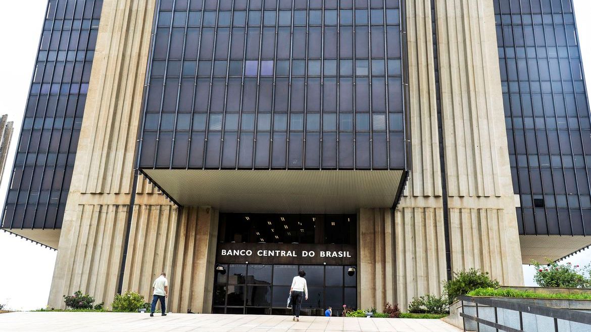 BC anuncia redução de compulsório e empréstimo a instituições