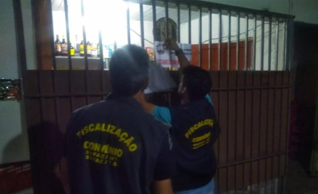 Tangará da Serra | Dona de bar é levada para a delegacia por desobediência ao manter estabelecimento aberto