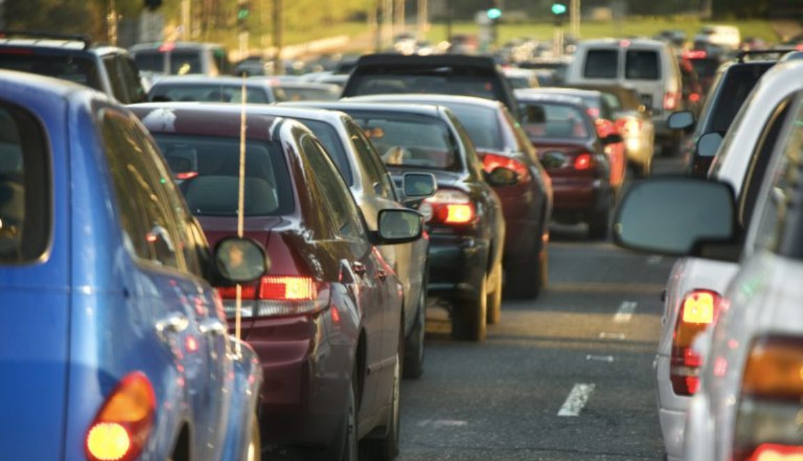 Rondonópolis | Homem se joga na frente de carros e acaba preso