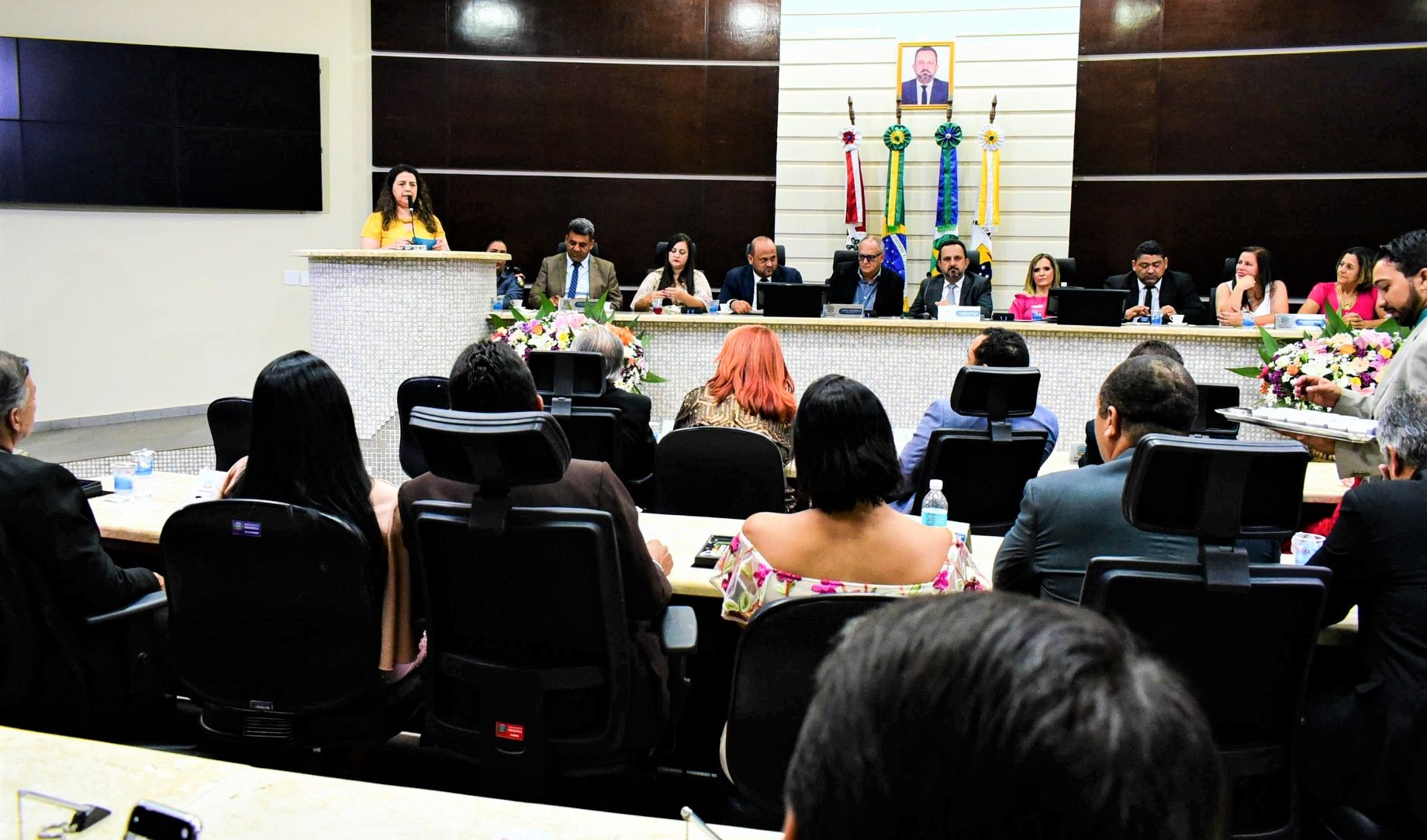 Prefeito prestigia Sessão Solene em homenagem ao Dia Internacional da Mulher