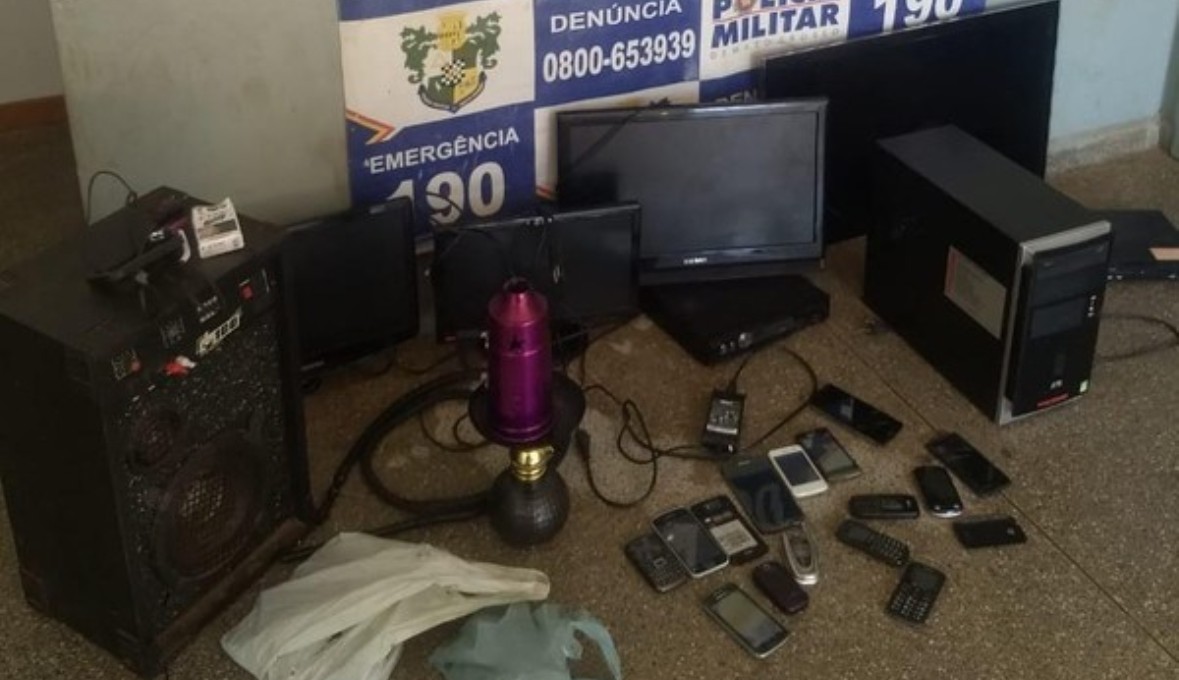 Rondonópolis | Idoso é preso ao ser flagrado com três adolescentes na cama que receberiam celulares em troca de sexo