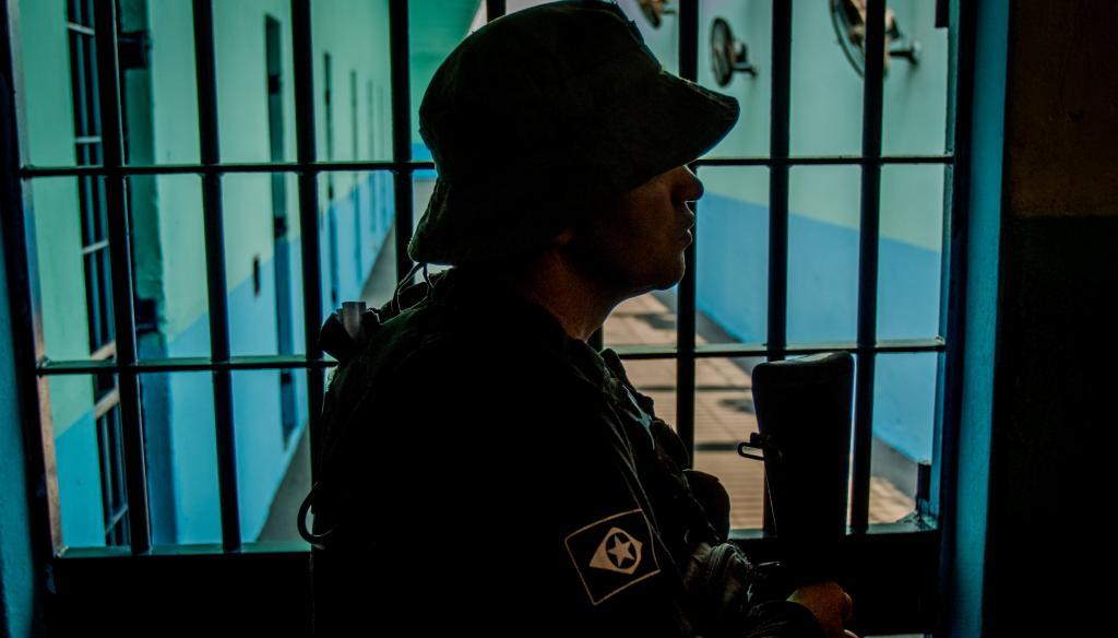 Visitas, trabalhos extramuros e atividades religiosas estão suspensos nas unidades prisionais