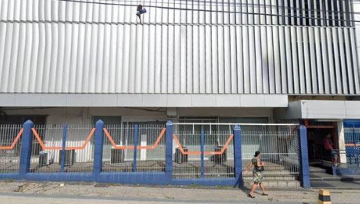 Dois estudantes são esfaqueados dentro de escola particular no Rio de Janeiro