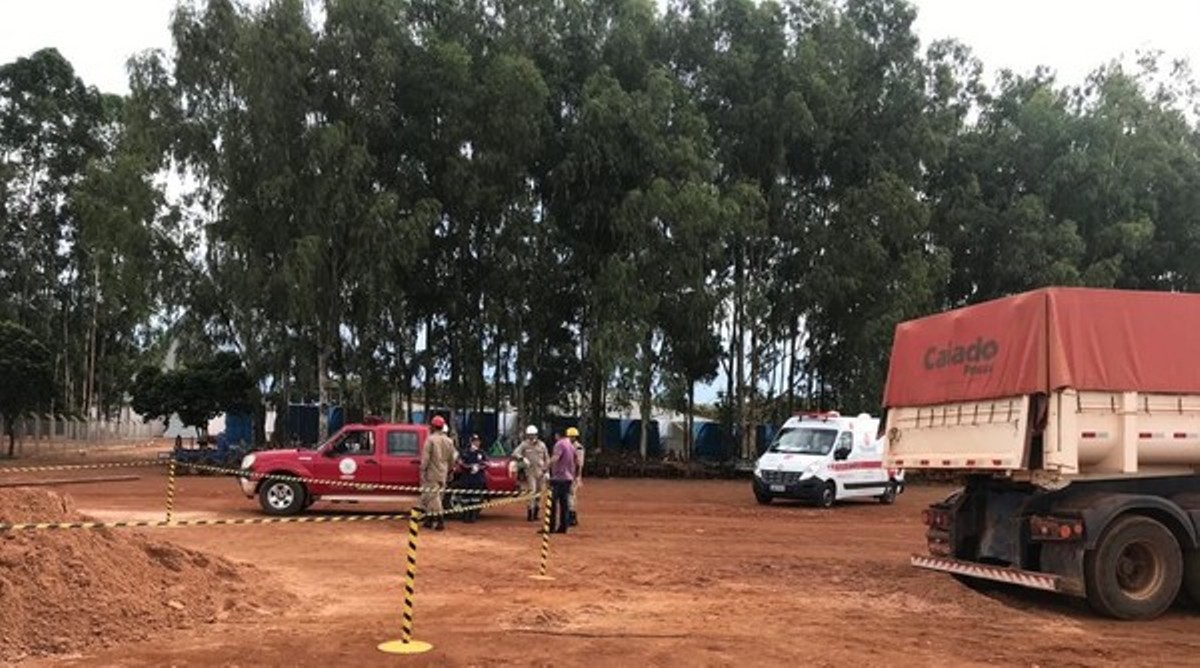 Campo Verde | Homem morre ao destravar caçamba de caminhão e ser soterrado por carga de areia