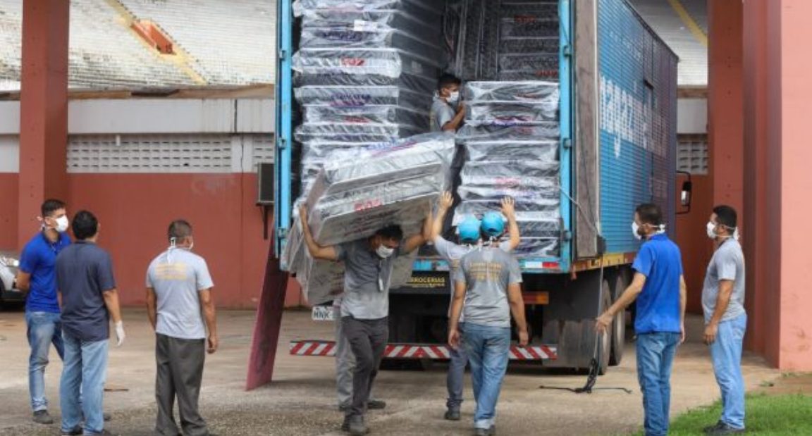 Magazine Luiza doa 1.000 colchões e travesseiros para moradores de rua em Belém (PA)