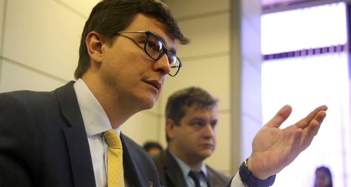 Coronavírus: empresas poderão cortar jornadas e salários pela metade