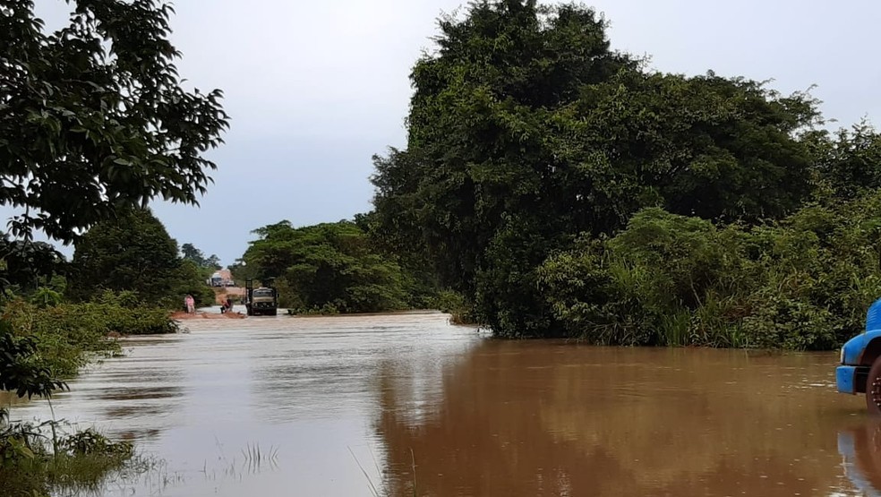 Combustível está em falta em postos de MT após chuvas provocarem atoleiros em rodovias