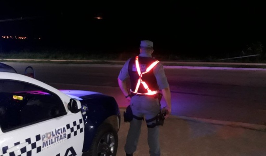 Rondonópolis | Homem é preso após agredir namorado da ex e tentar atropelar a família dela