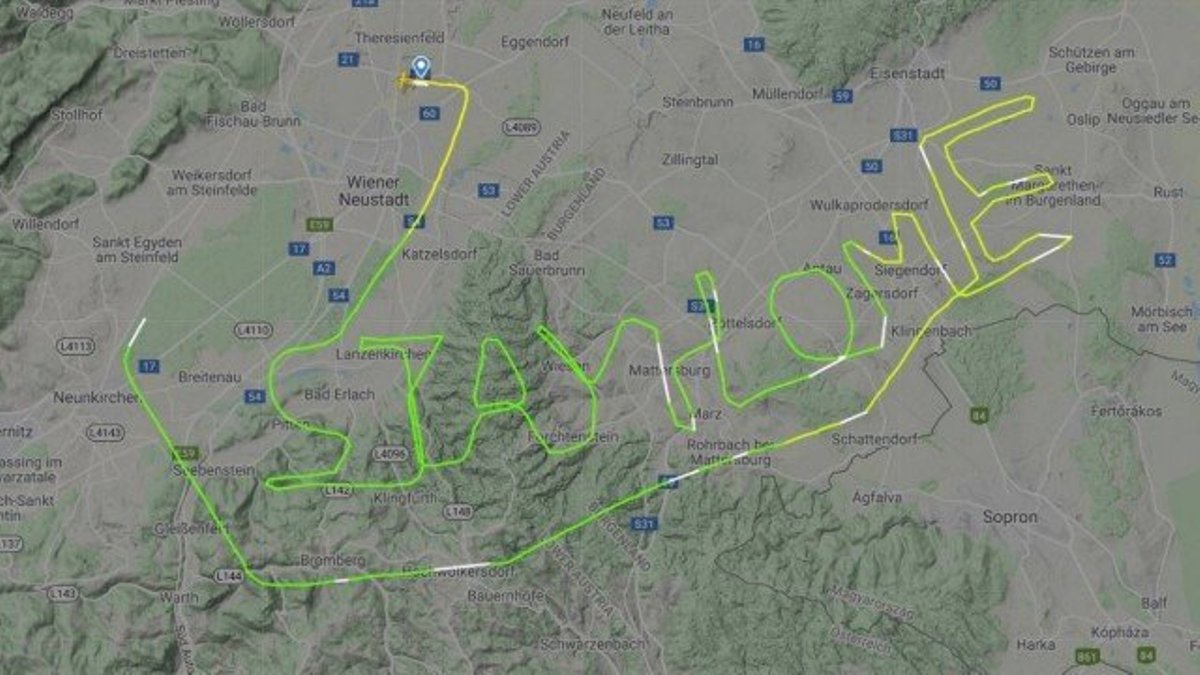 Piloto usa rota de avião para dar aviso: “Fiquem em casa”