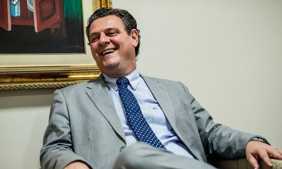 Carlos Fávaro, o 3º mais votado em eleição, aguarda oficialização de cassação de senadora para requerer posse