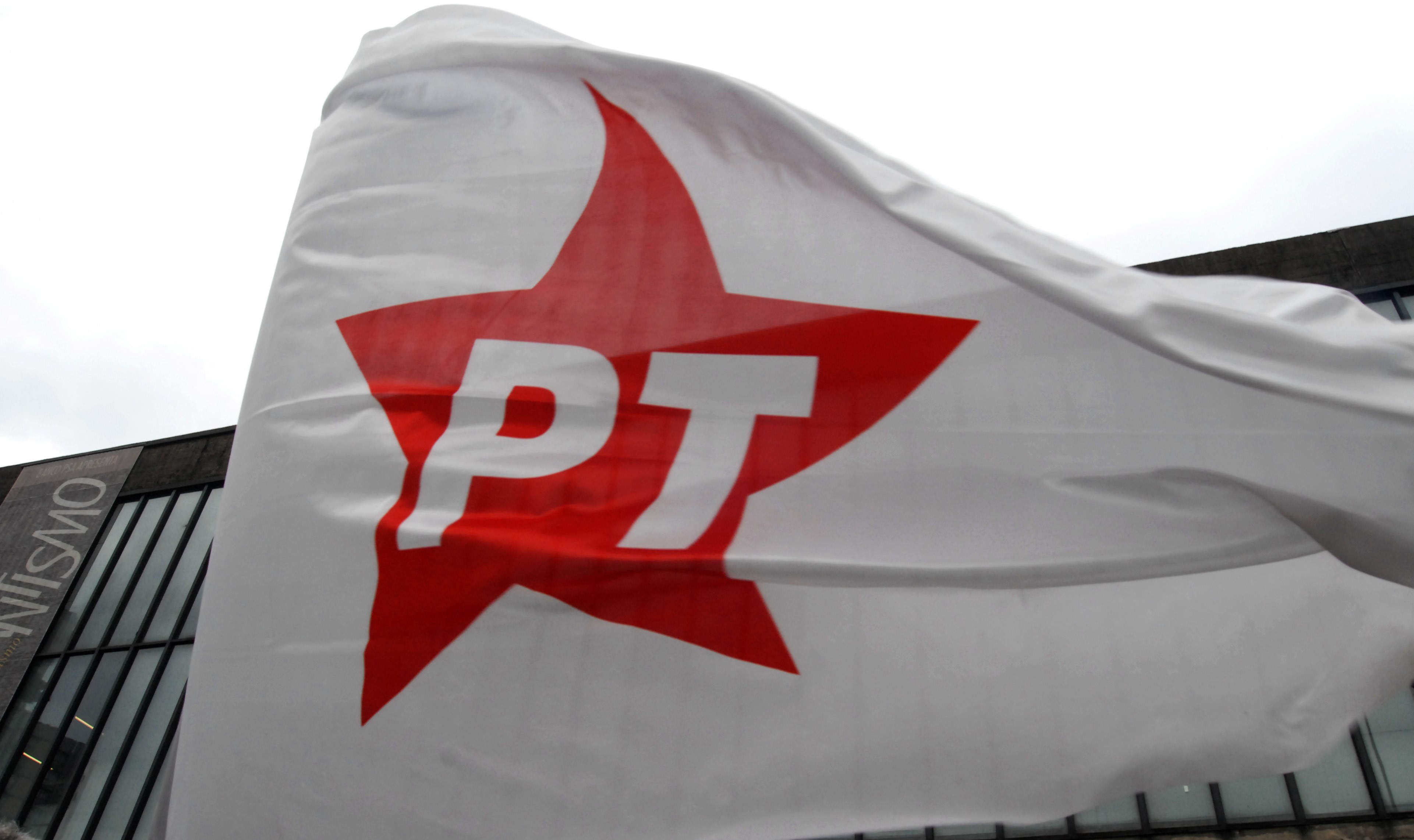 Procurador eleitoral dá parecer favorável a cancelamento de registro do PT