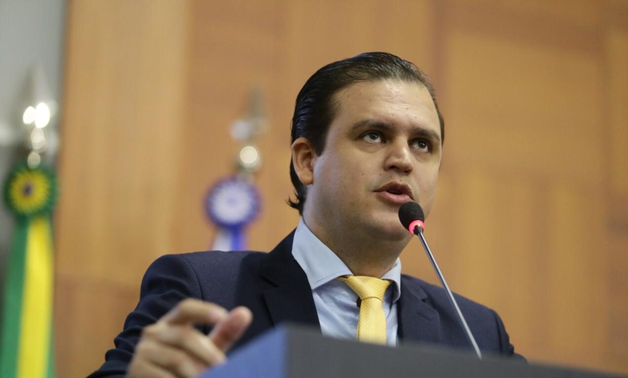 Thiago Silva pede que Governo distribua gratuitamente máscaras para toda a população de MT