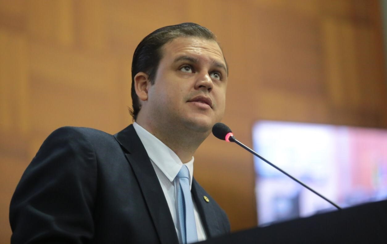 Deputado Thiago comemora isenção do ICMS da energia para famílias de baixa renda
