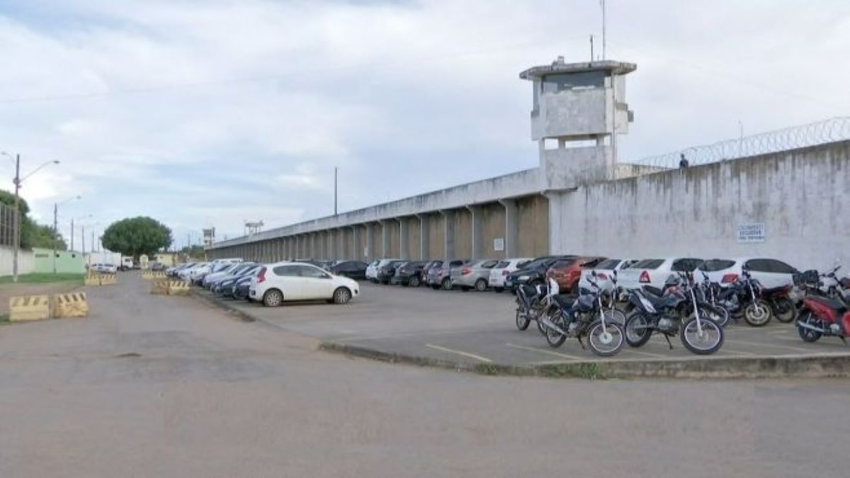 30 homens são flagrados fugindo da PCE em Cuiabá