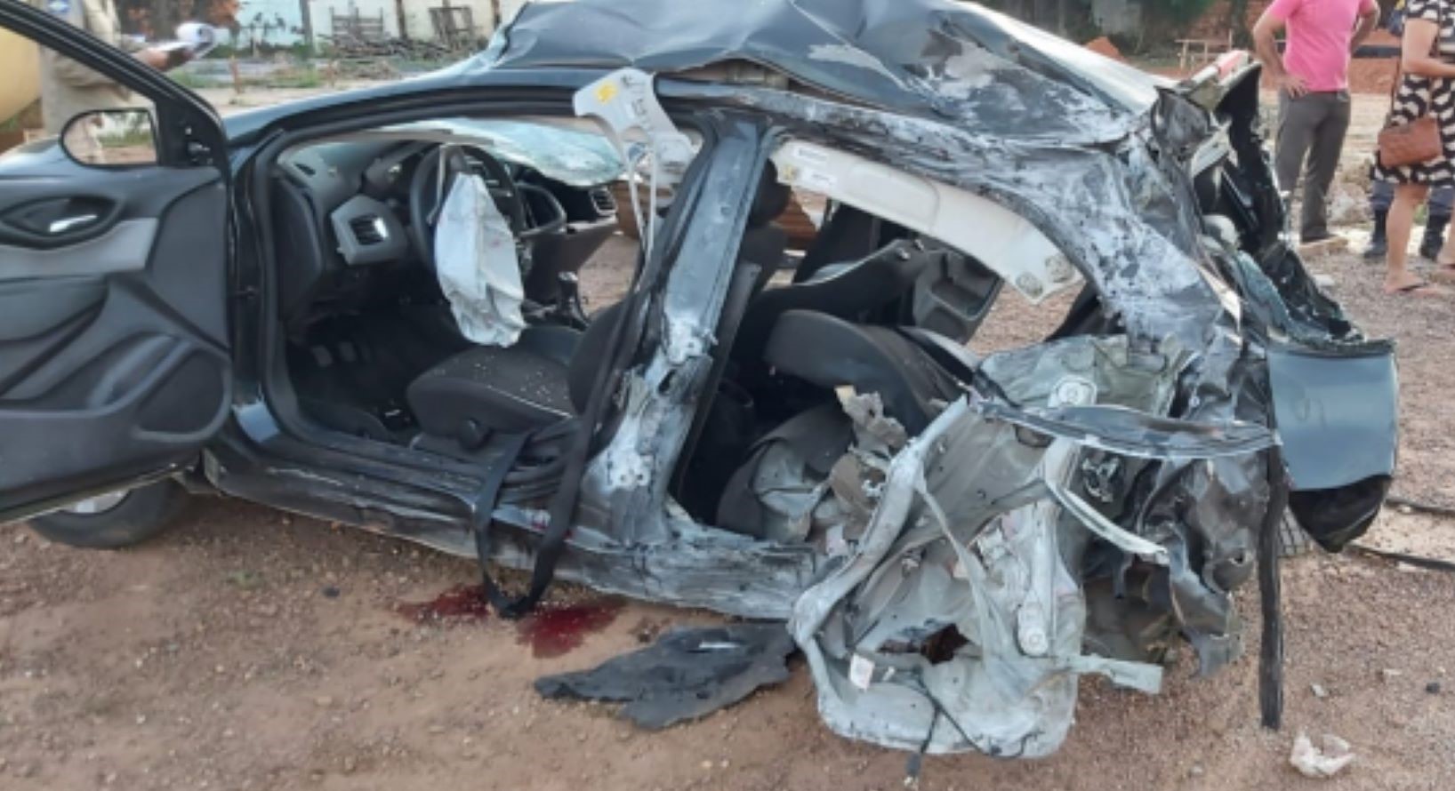 Cuiabá | Motorista perde controle da direção, capota e três ficam em estado grave