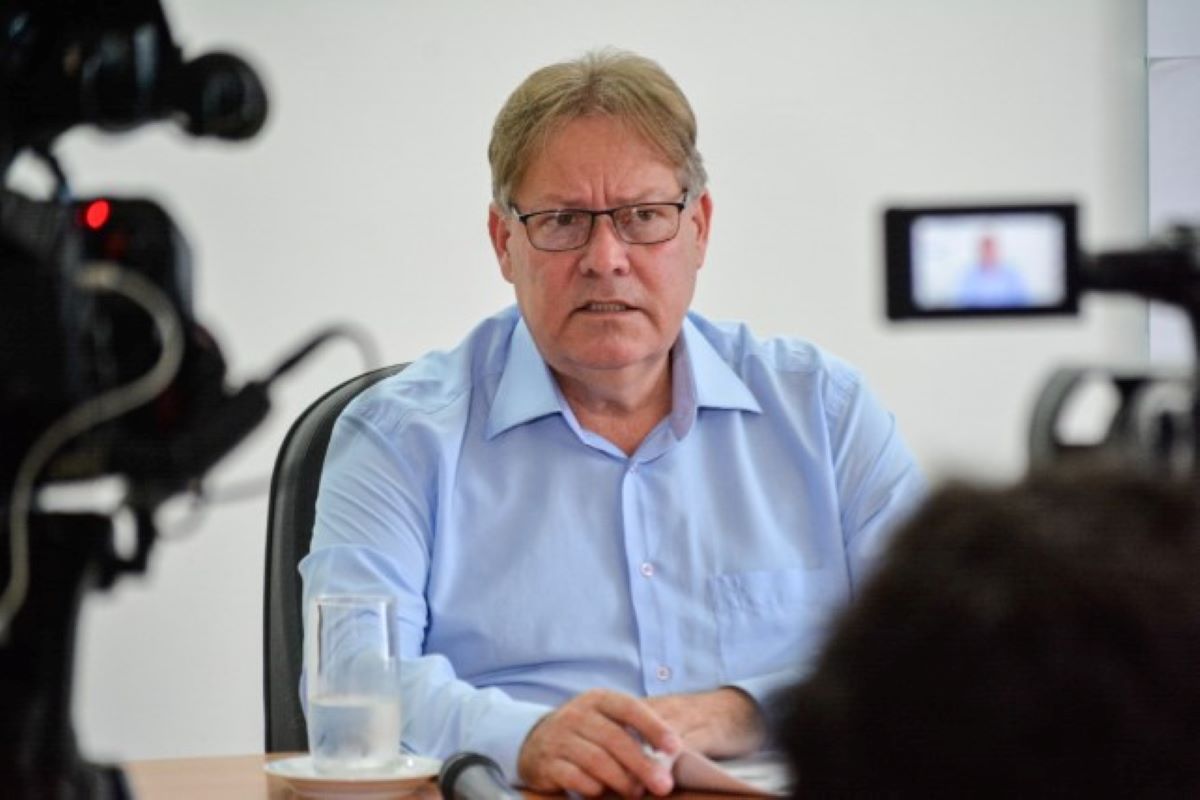 Projeção feita pelo Estado era de que casos confirmados dobrassem a cada 7 dias