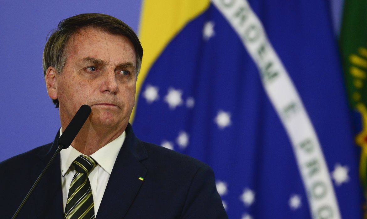Decisão de Alexandre de Moraes quase causou crise institucional, diz Bolsonaro