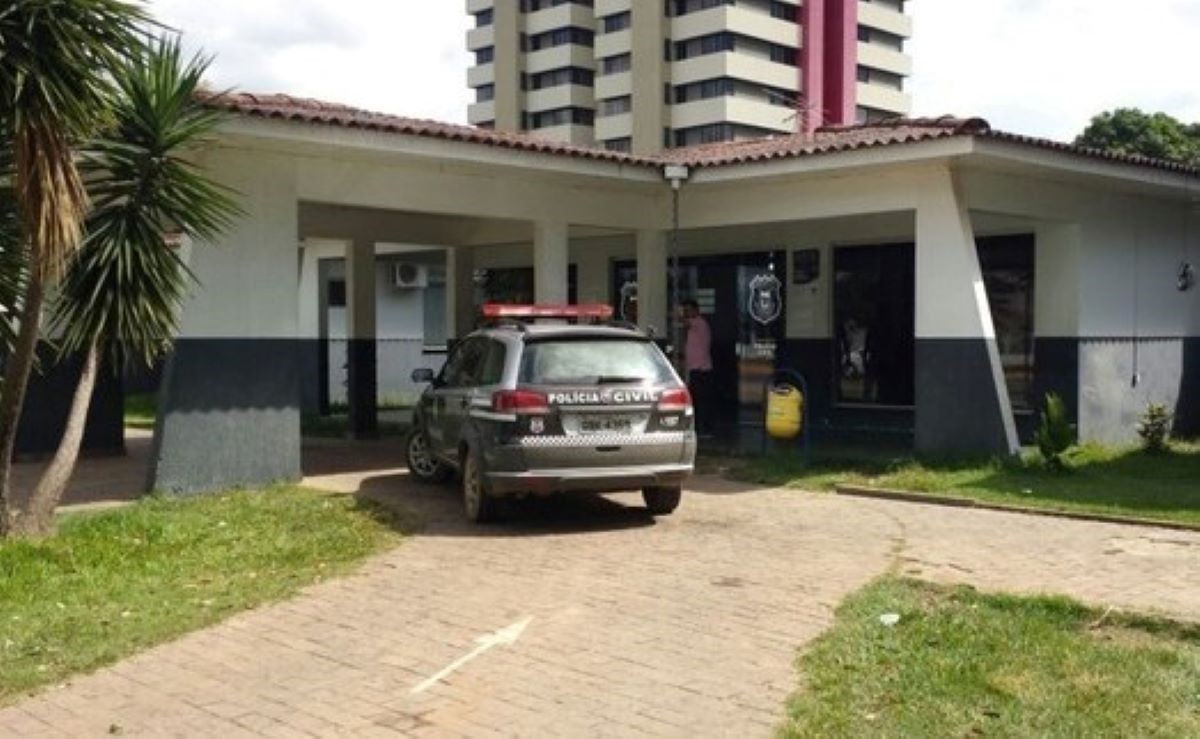 Sinop | Mulher é arremessada para fora de carro durante briga com o marido e fica ferida