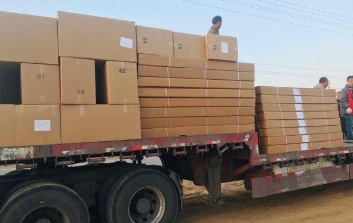Camas hospitalares, máscaras e óculos de proteção comprados da China chegam em MT nesta terça