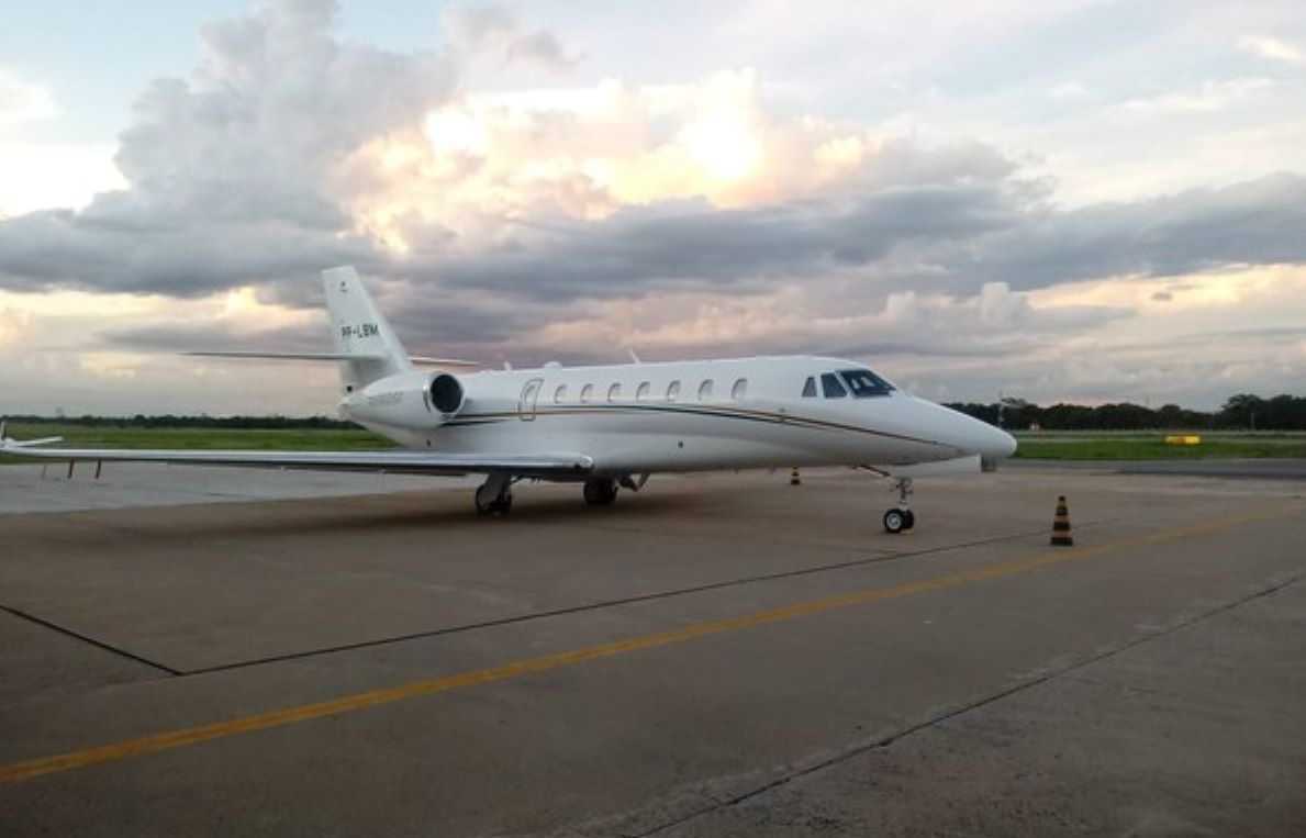 Avião com Blairo Maggi e família faz pouso de emergência após falha