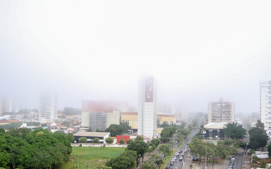 Frente fria traz chuva e começa a derrubar temperatura; mínima de 15ºC