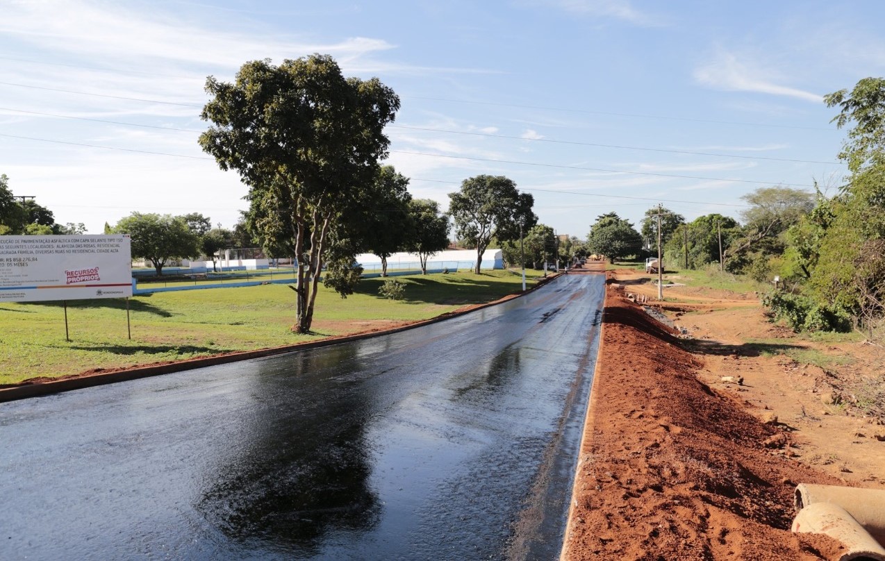 Rondonópolis | Pavimentação de algumas ruas dos bairros Sagrada Família, Res. São José e Cidade Alta estão sendo finalizadas