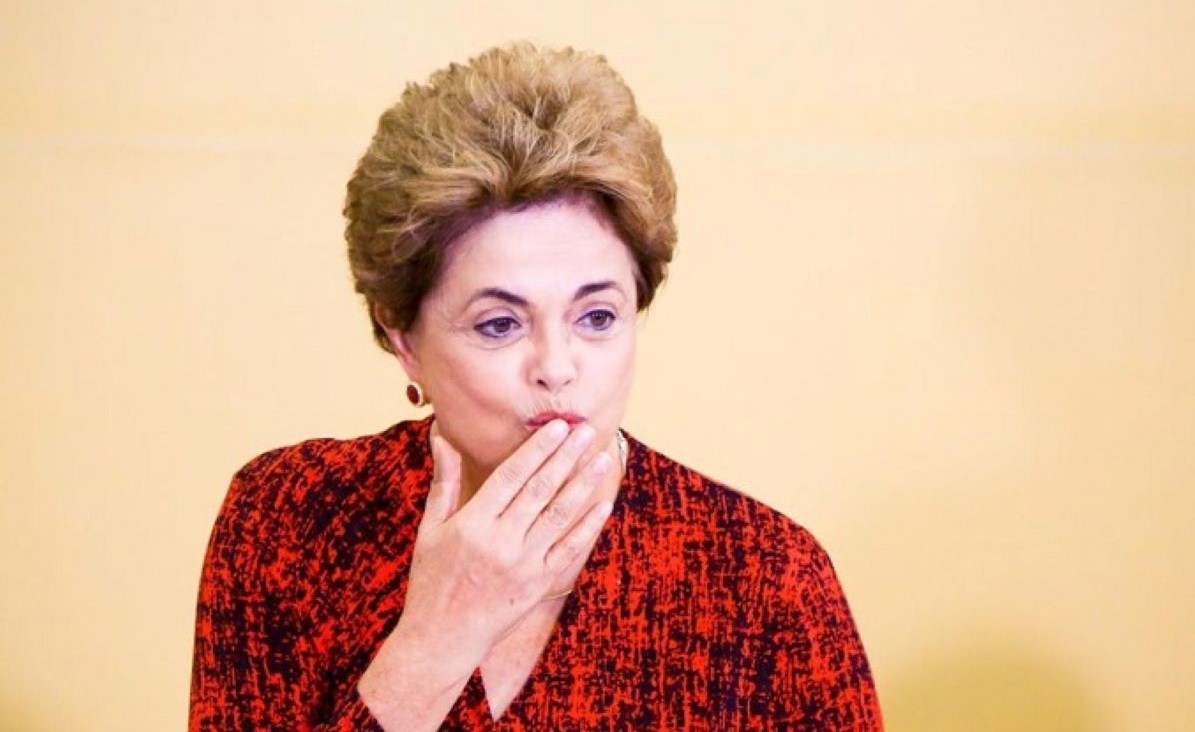 Dilma será indenizada por aparecer em publicidade “Como deixar de ser burro”