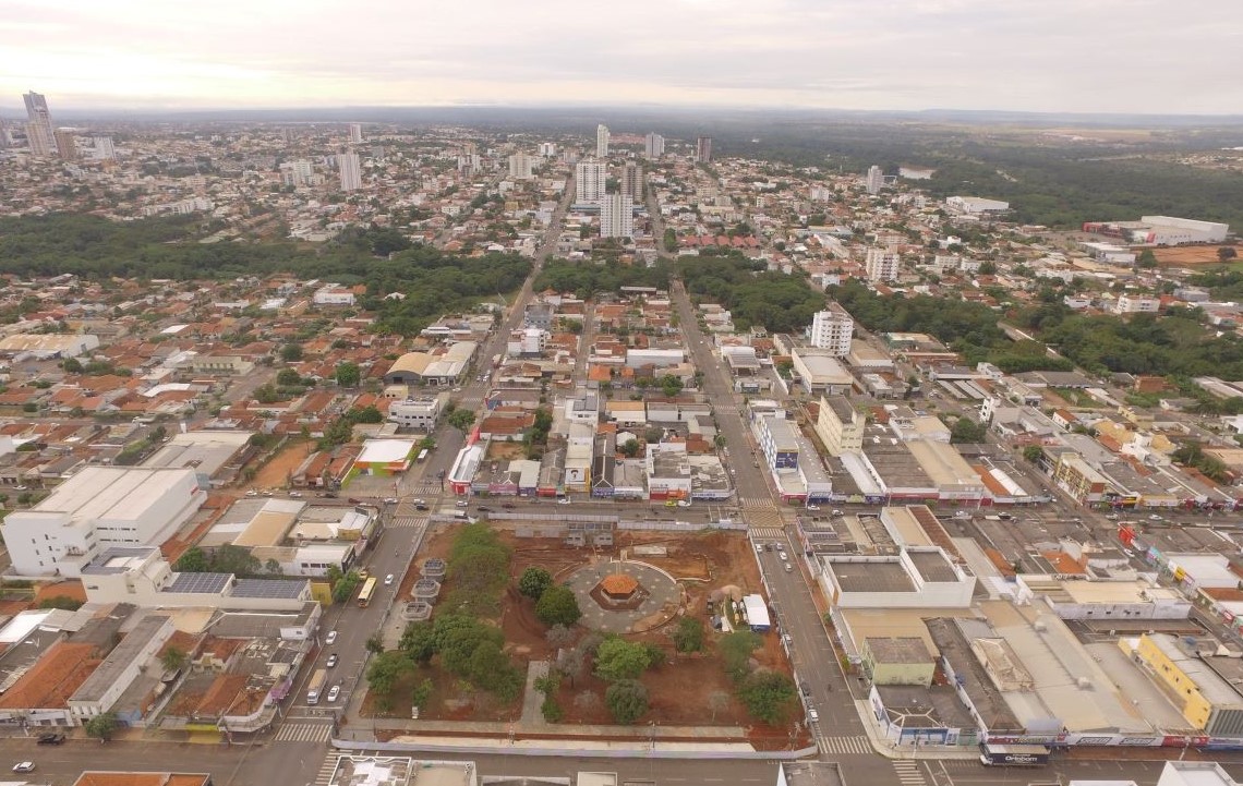 Obras da Praça dos Carreiros avançam e chegam a 70%