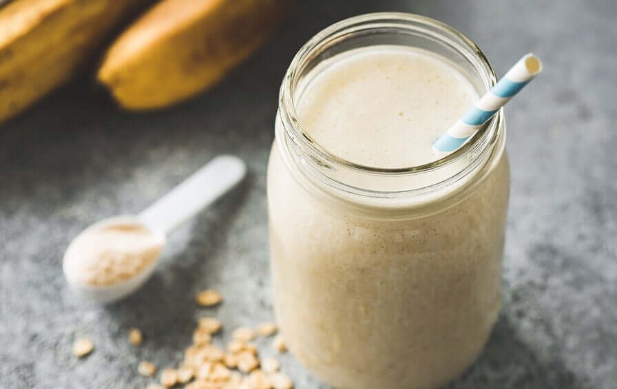 Como fazer uma vitamina de banana e aveia