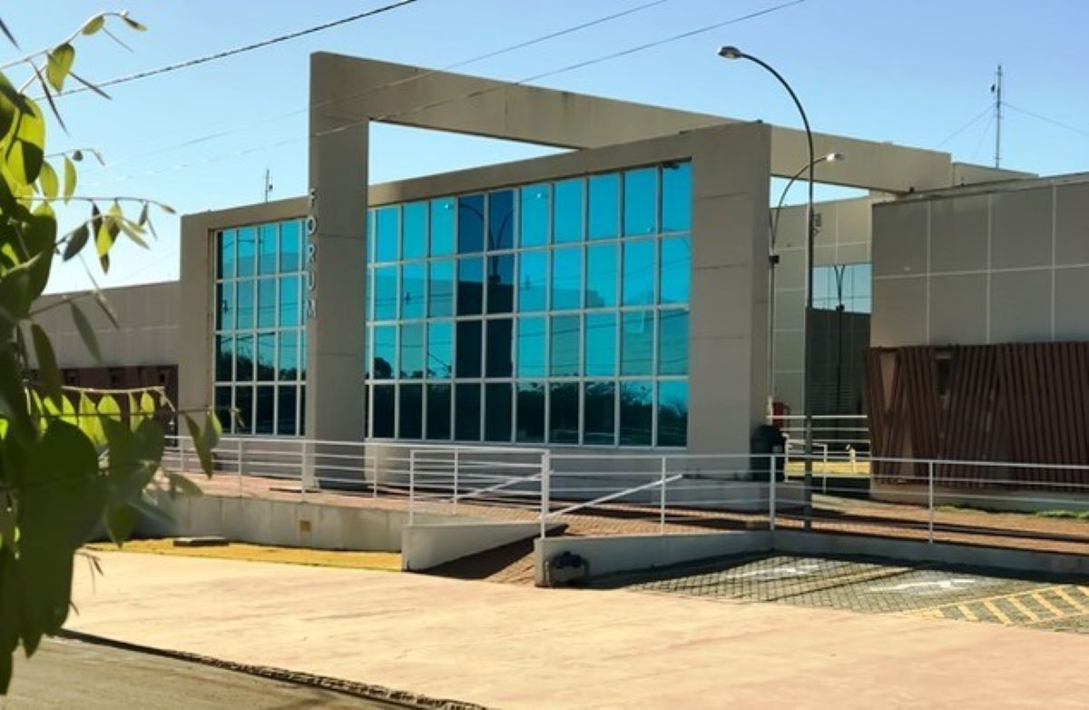 Colíder | Justiça bloqueia mais de R$ 1,6 milhão de médico que acumulou contratos com estado e município