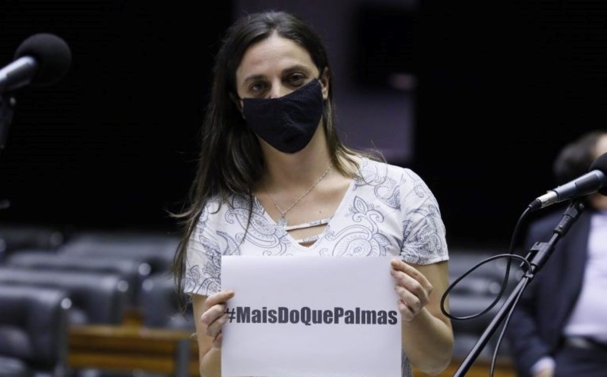 Aprovada indenização de R$ 50 mil a dependentes de profissionais de saúde mortos pela Covid-19