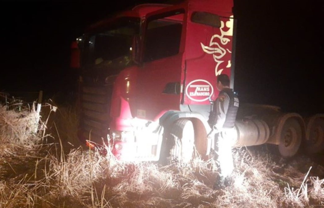 Rondonópolis | Caminhoneiro é sequestrado por ladrões que roubam carga de 48 toneladas de soja