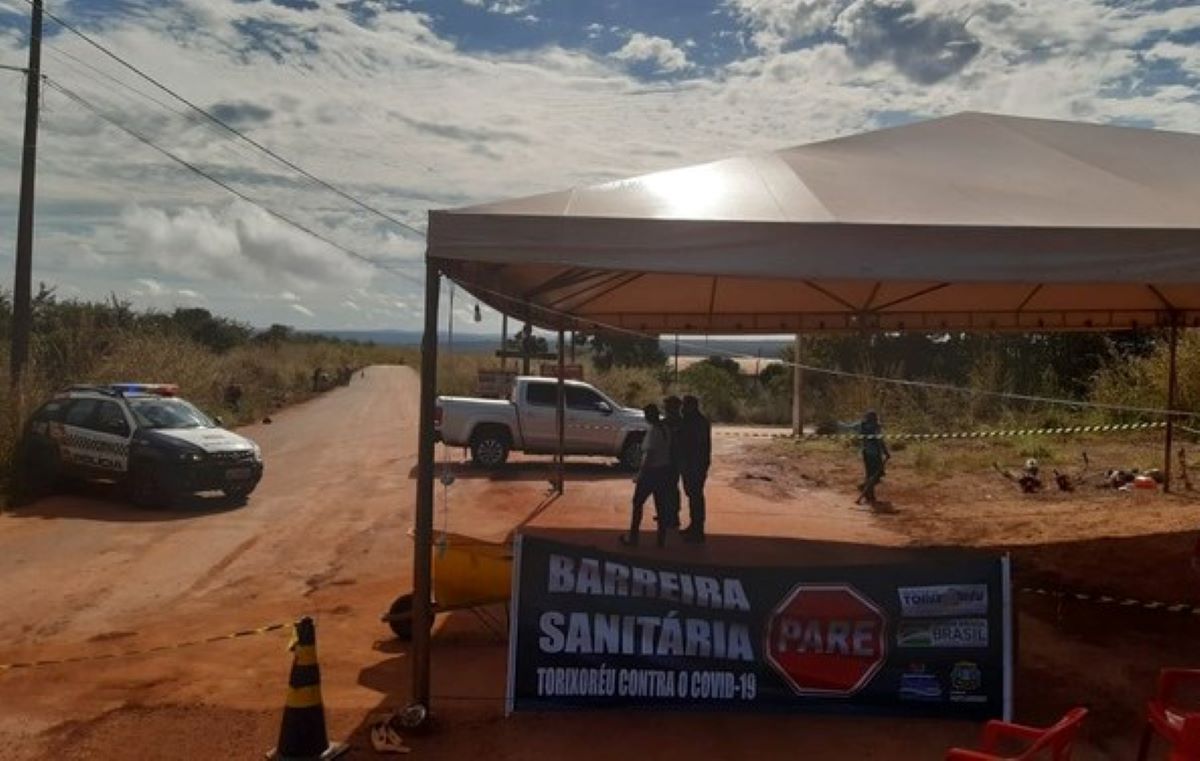 Mato Grosso | Casal é preso após furar barreira sanitária e ameaçar agentes de saúde