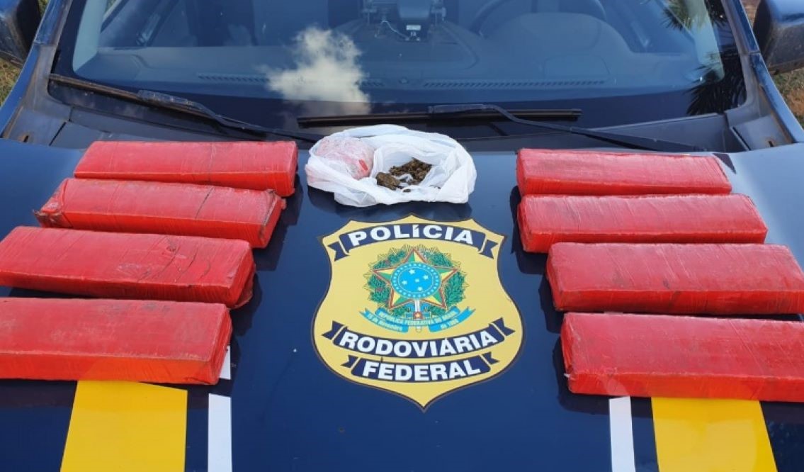 Primavera do Leste | PRF apreende maconha em bagagem de jovem de 19 anos