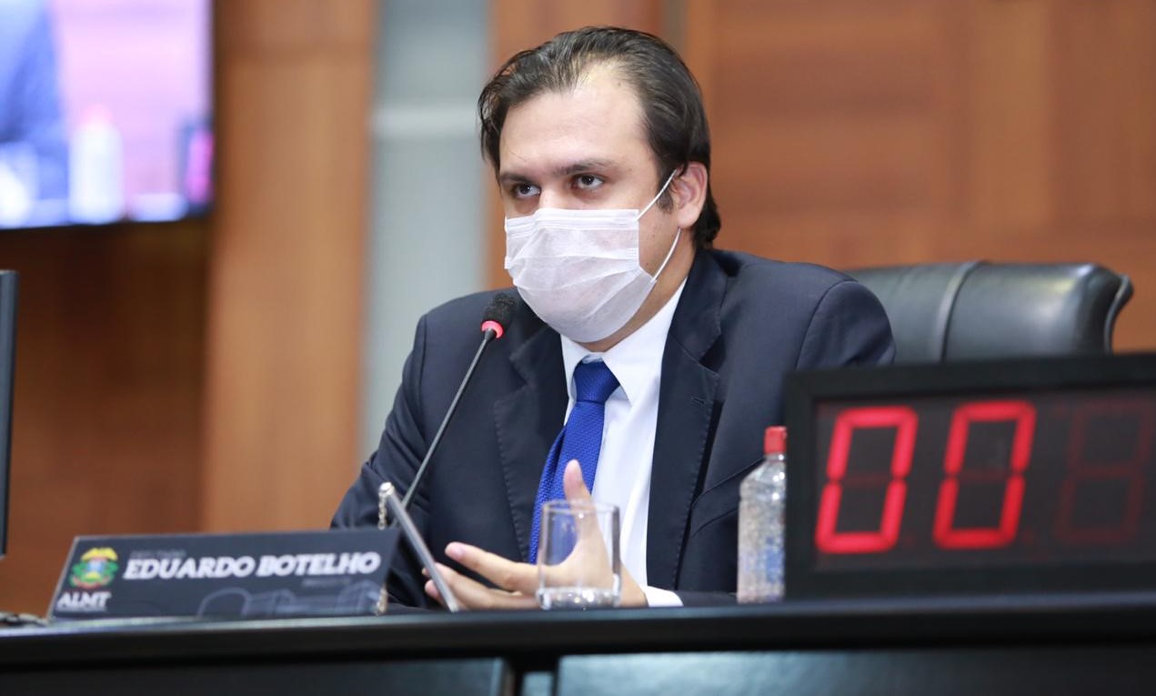 Mato Grosso | Governo sanciona projeto do deputado Thiago Silva que destina vagas de transporte coletivo para jovens de baixa renda