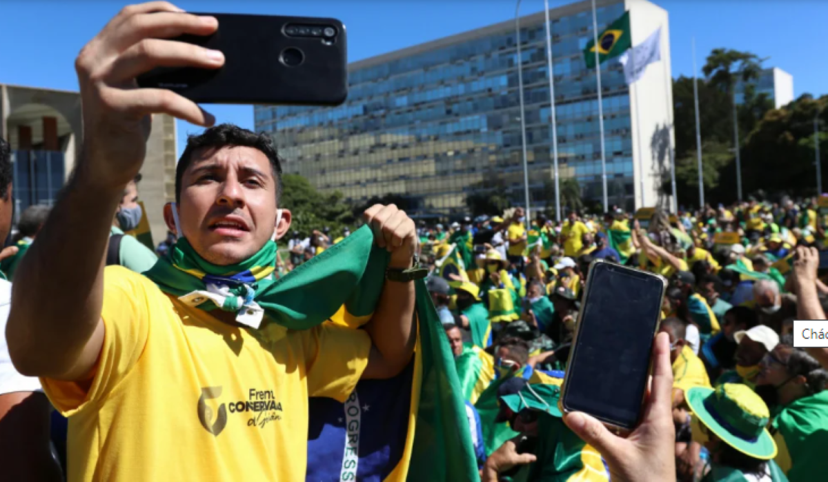 Atos a favor de Bolsonaro são assunto mais comentado no Twitter
