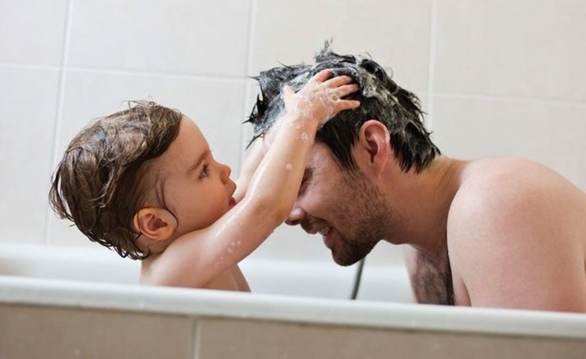 Mais da metade dos pais afirmam ter se aproximado dos filhos por causa da quarentena