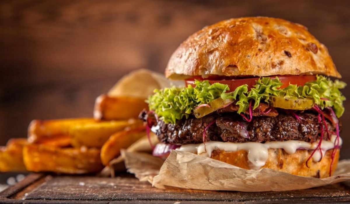 Aprenda a fazer um hamburguer caseiro delicioso