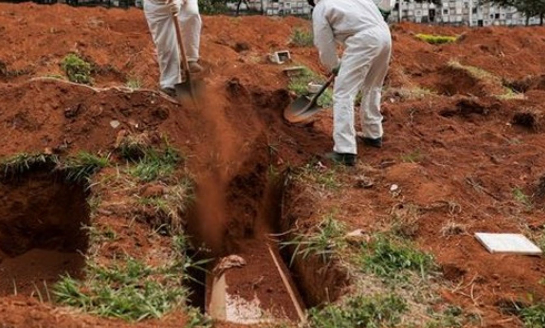 Campos de Julio | Auxílio funeral de R$ 9 mil para enterro de vítimas da Covid-19 é criado