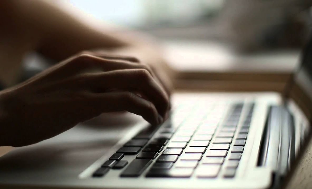 Projeto que cria Lei das Fake News está na pauta desta terça-feira (02)