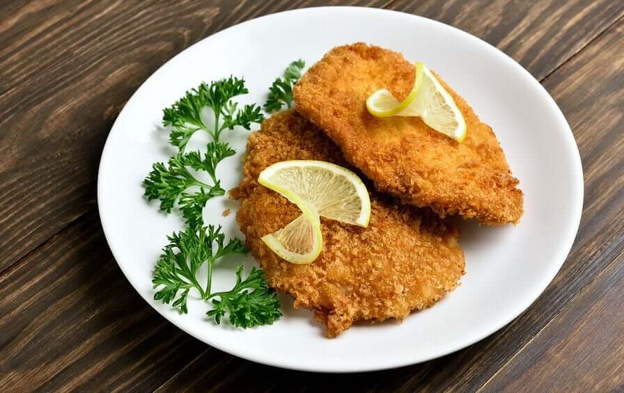 Bife à milanesa recheado com presunto e queijo