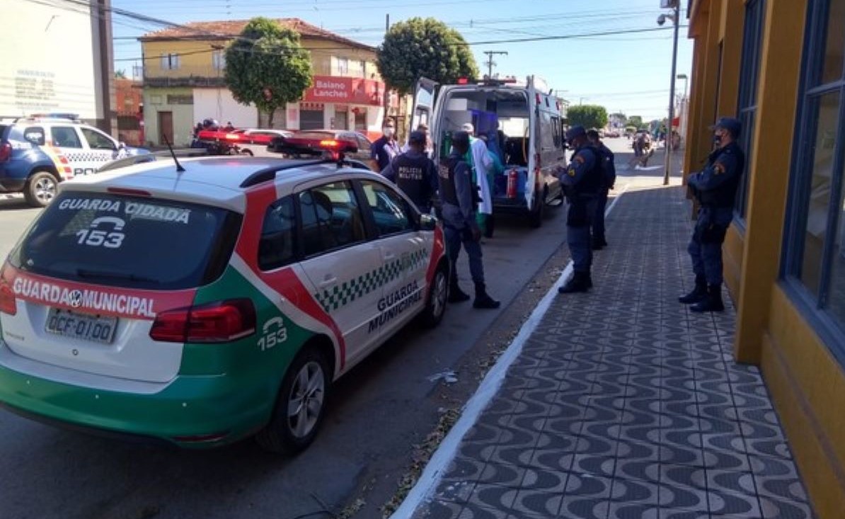 Várzea Grande | Paciente infectado com Covid-19 foge de hospital com sonda e é recapturado