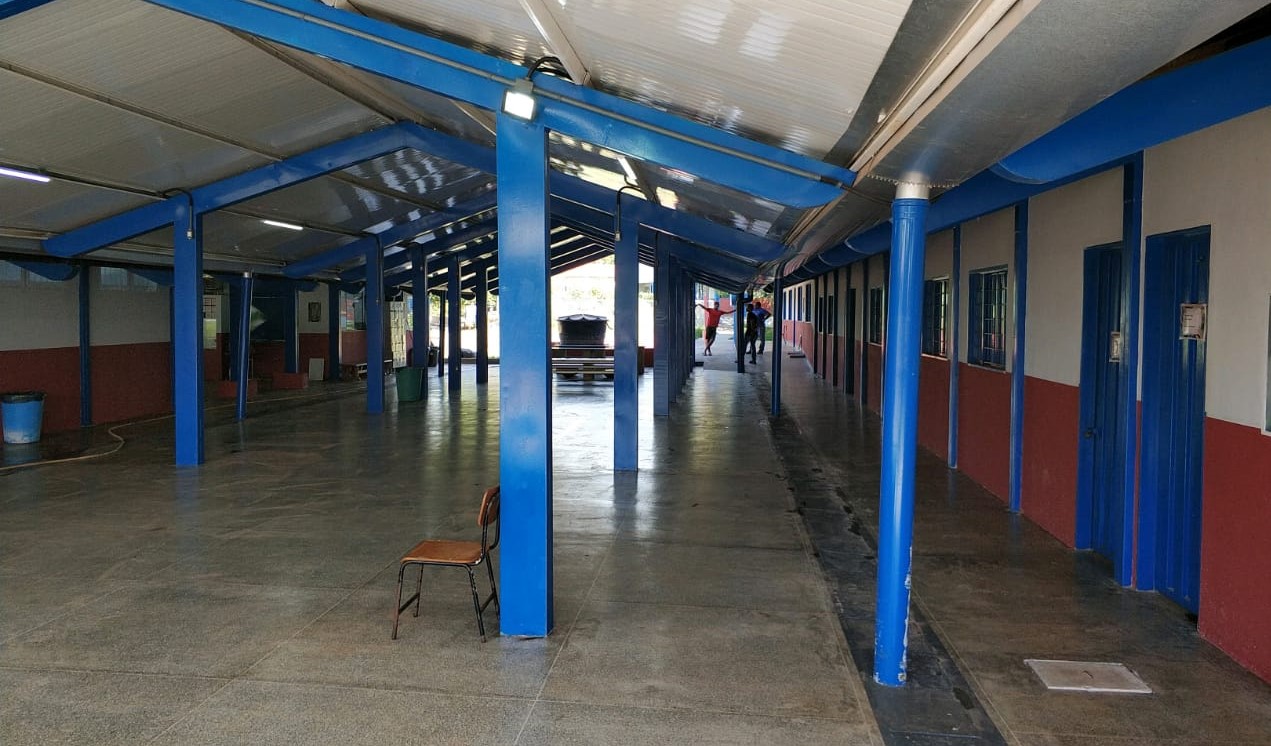 Rondonópolis | Escola Profª Dersi Rodrigues de Almeida é reformada e ganha Quadra Coberta