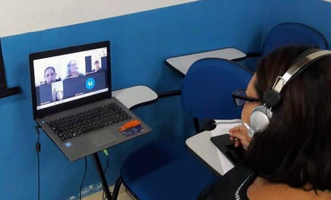 Mato Grosso | Professores tiram dúvidas sobre como ministrar aulas virtuais na rede estadual
