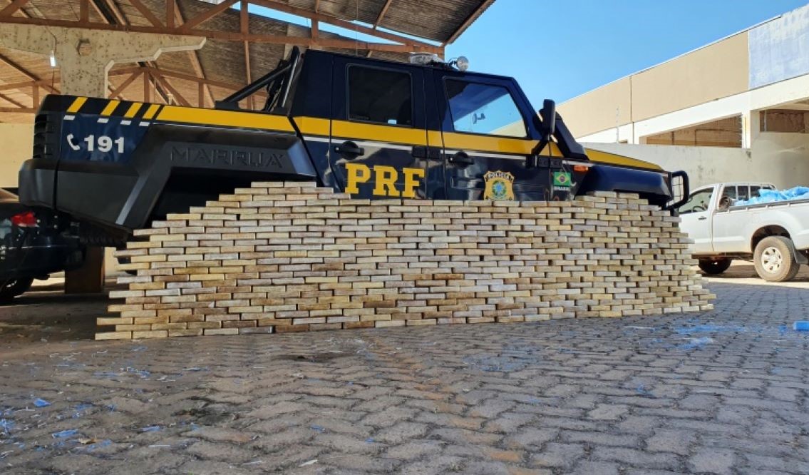 Dois motoristas são presos em MT com 424 kg de droga que seriam levados para MG