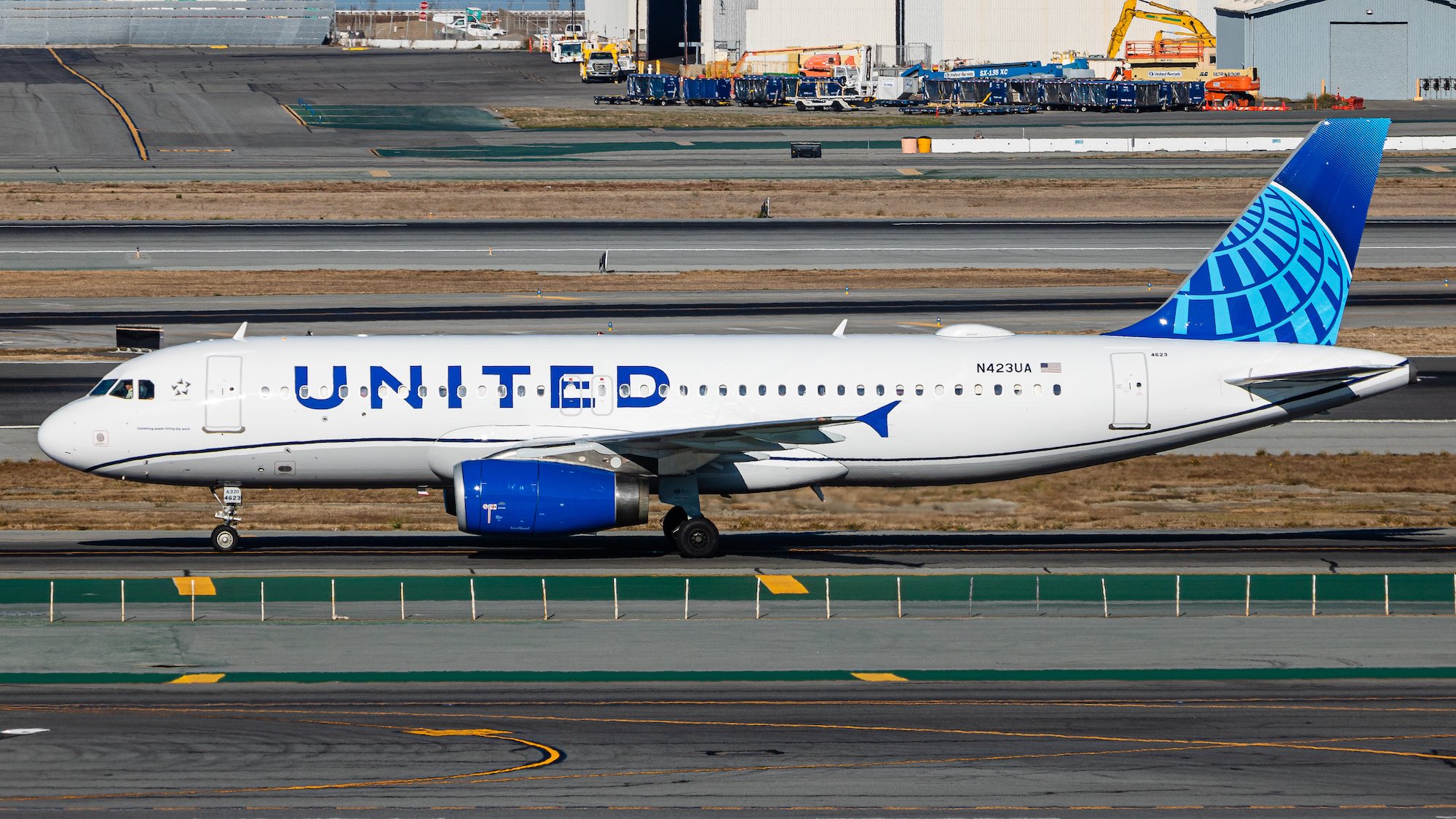 United Airlines suspenderá contratos de 36 mil trabalhadores