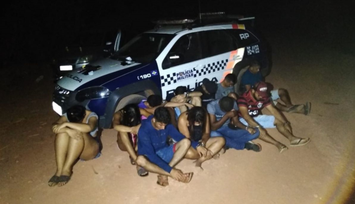 Barra do Bugres | PM acaba com festa promovida por organização criminosa e prende 13