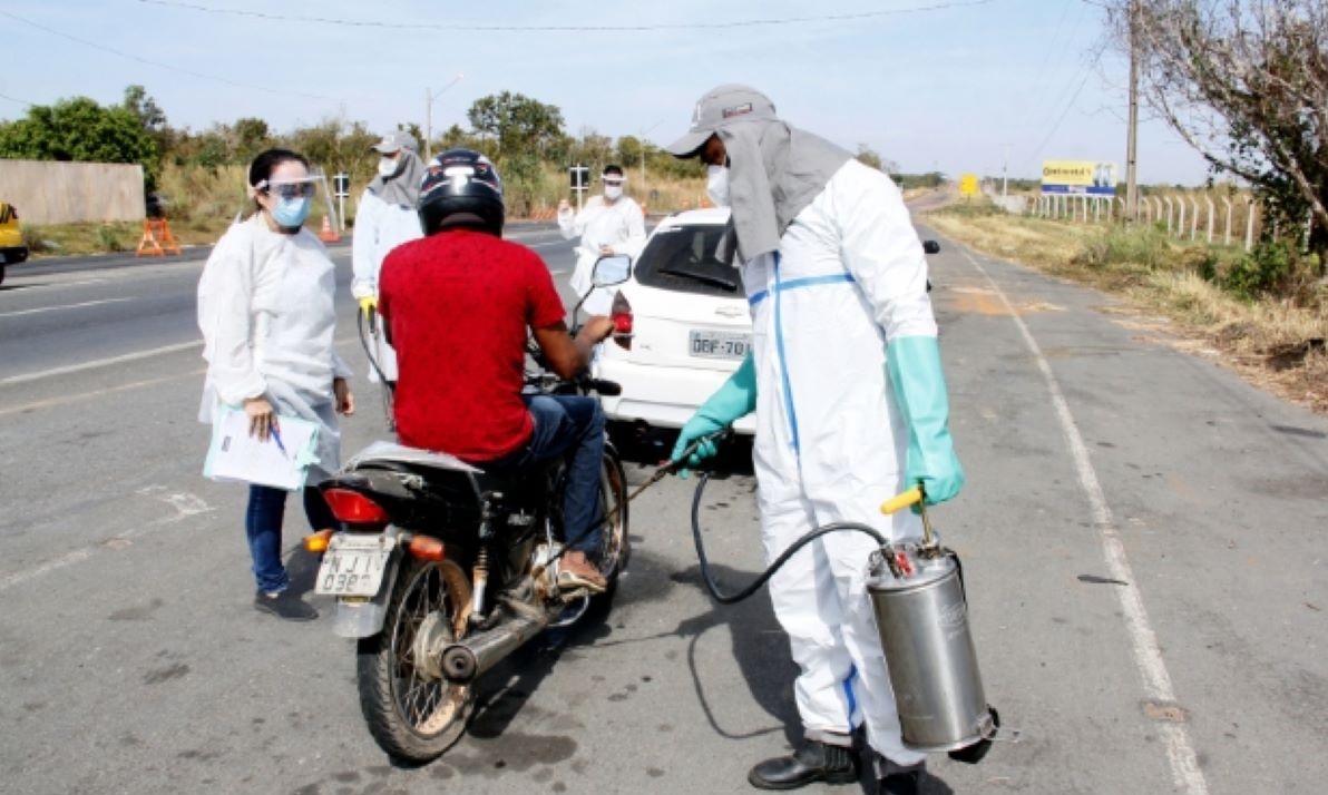 Barreiras sanitárias flagram pessoas com sintomas de coronavírus entrando em Cuiabá